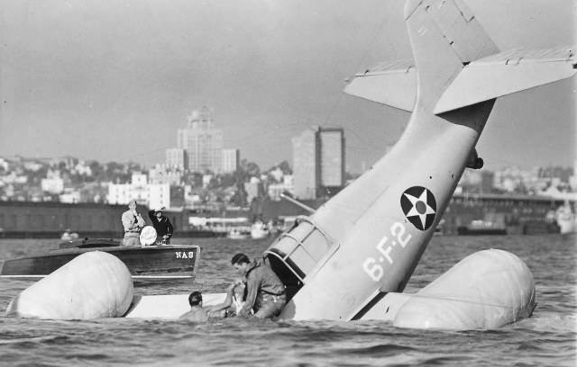 00 1 Ens. Tennes May 17th 1941 San Diego Bay  F4F-3.jpg